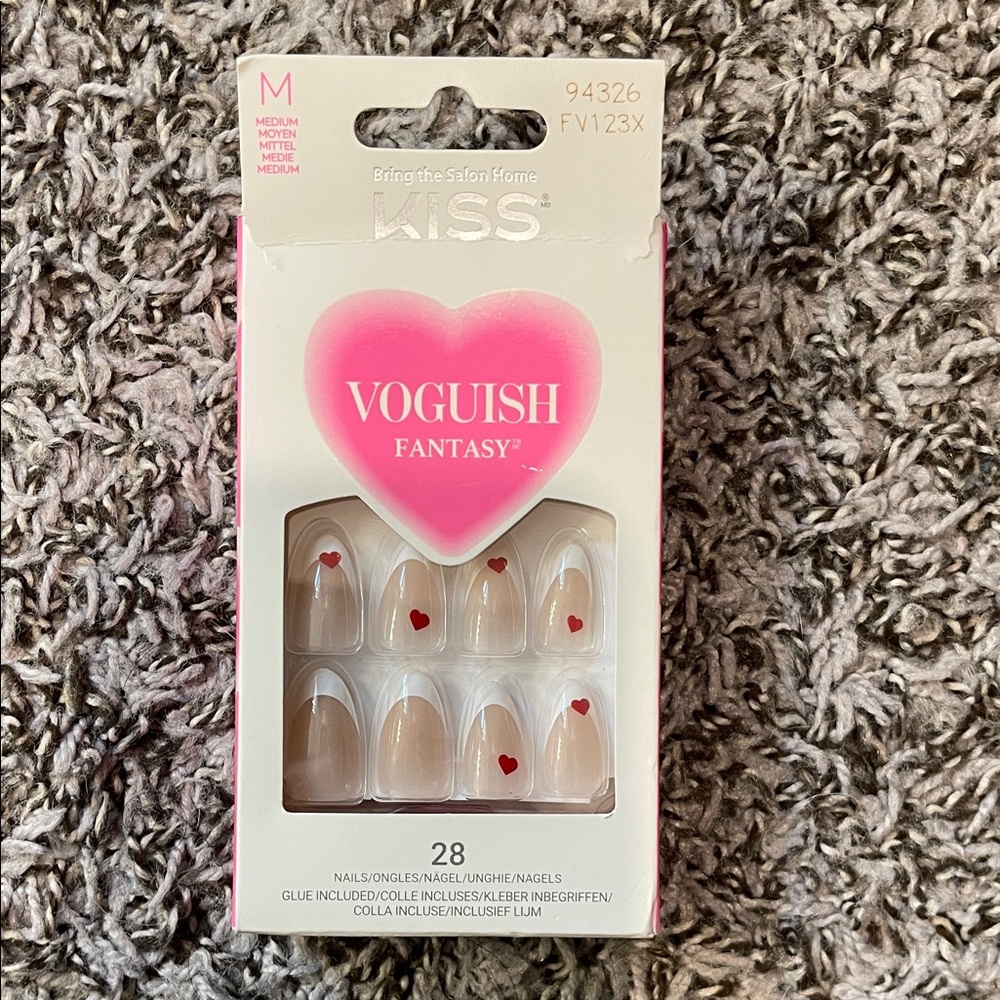 KISS Voguish Fantasy Nails - Red Heart Accents